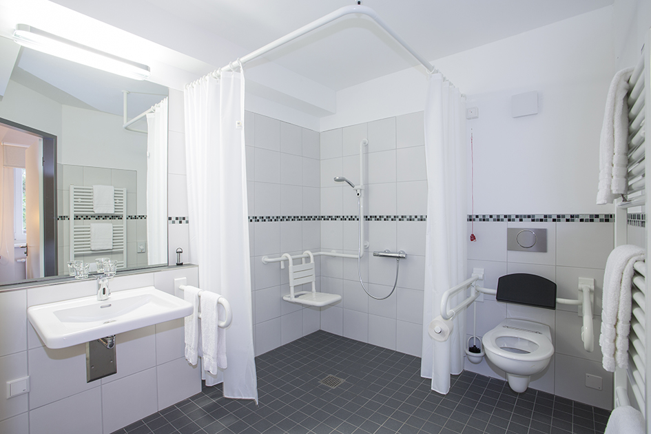 _rollstuhlgerechtes Bad.jpg