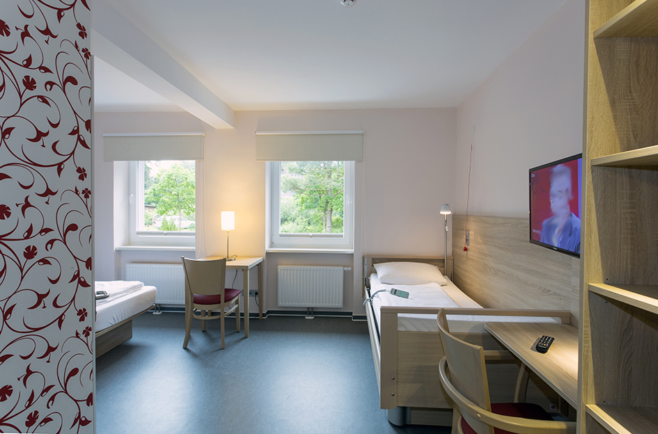 _Zimmer mit Pflegebett.jpg